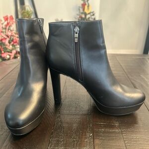 Black Platform Heeled Boots